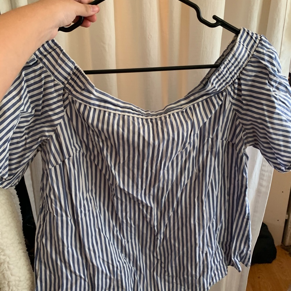 Dizzire Off Shoulder CropTop